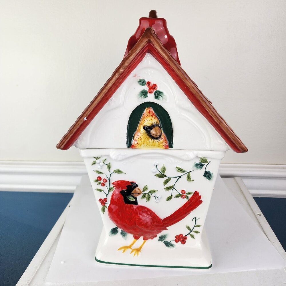 Pfaltzgraff Winterberry Cardinal Birdhouse Cookie Jar NWT